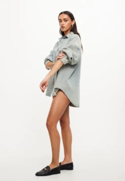 NYC BOYFRIEND SHIRT - LIGHT DENIM -Tops To Bottoms Sales 04 10 23 LIONESS RESHOOTS STELLAVIDS RESHOOTS 076