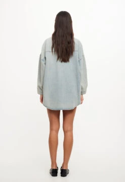 NYC BOYFRIEND SHIRT - LIGHT DENIM -Tops To Bottoms Sales 04 10 23 LIONESS RESHOOTS STELLAVIDS RESHOOTS 082