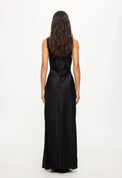 DAKOTA MAXI - ONYX -Tops To Bottoms Sales 12 07 23 LIONESS eCOMM ReSHOOTS Robbie RESHOOTS 037