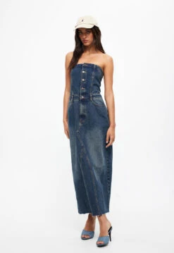 VISTA DENIM DRESS - DENIM BLUE -Tops To Bottoms Sales 15 05 23 LIONESS eCOMM JUNE JUNE 408 19538d25023f463fa93fdb8f311529e3 a121d476 2bc5 4b8d a12c 0b1856e817a8