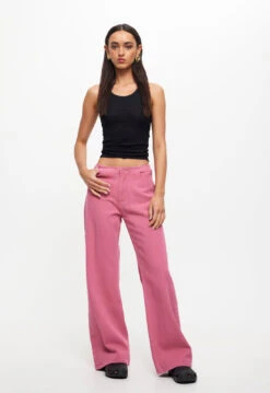 PRACTICAL MAGIC JEAN - HOT PINK -Tops To Bottoms Sales 16 06 23 LIONESS eComm JULY Roberta RESHOOTS 414