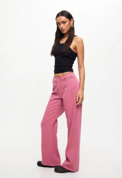PRACTICAL MAGIC JEAN - HOT PINK -Tops To Bottoms Sales 16 06 23 LIONESS eComm JULY Roberta RESHOOTS 435