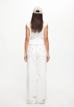 EIVISSA BAGGY JEAN - PEARL -Tops To Bottoms Sales 16 06 23 LIONESS eComm JULY Roberta RESHOOTS 528 dee7520d 63af 4c6e a689 65109db58280