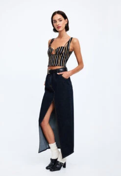 ODETTE TOP - ONYX STRIPE -Tops To Bottoms Sales 19 12 22 LIONESS eCOMM FEB FEB 1066