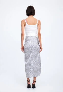 LE PARIS MIDI SKIRT - LEOPARD -Tops To Bottoms Sales 19 12 22 LIONESS eCOMM FEB FEB 1240